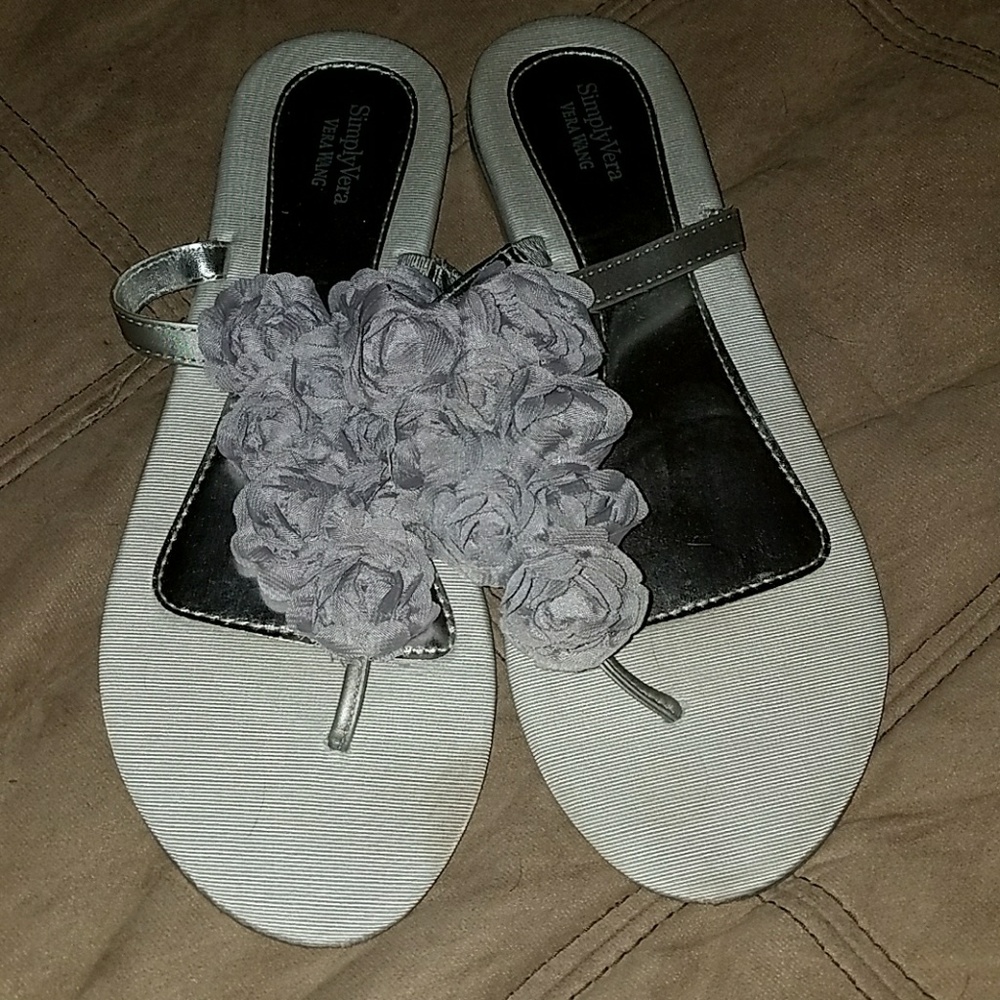 Simply Vera flip flops